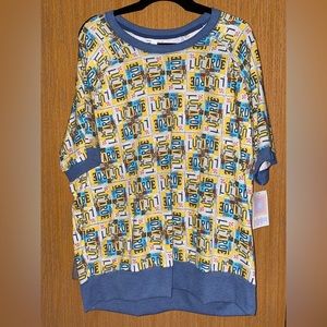 🔥NEW with tags 🔥 one of a kind lularoe Jane short sleeve sweatshirt